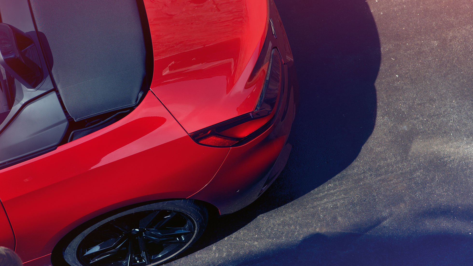 BMW Z4 로드스터의 후면과 리어 휠 BMW Z4 로드스터의 후면과 리어 휠의 조감도