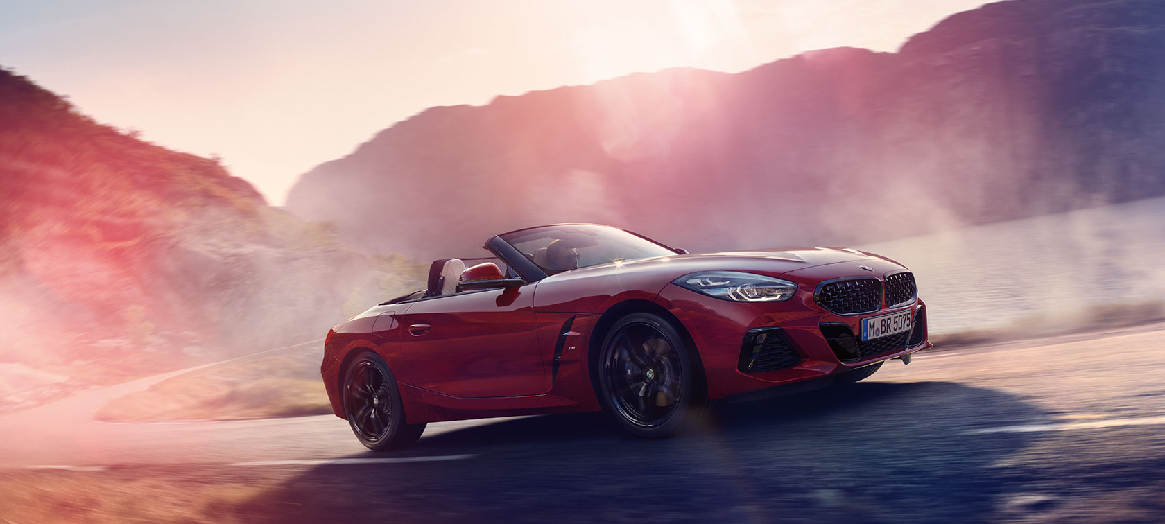 오르막을 오르는 BMW Z4 로드스터