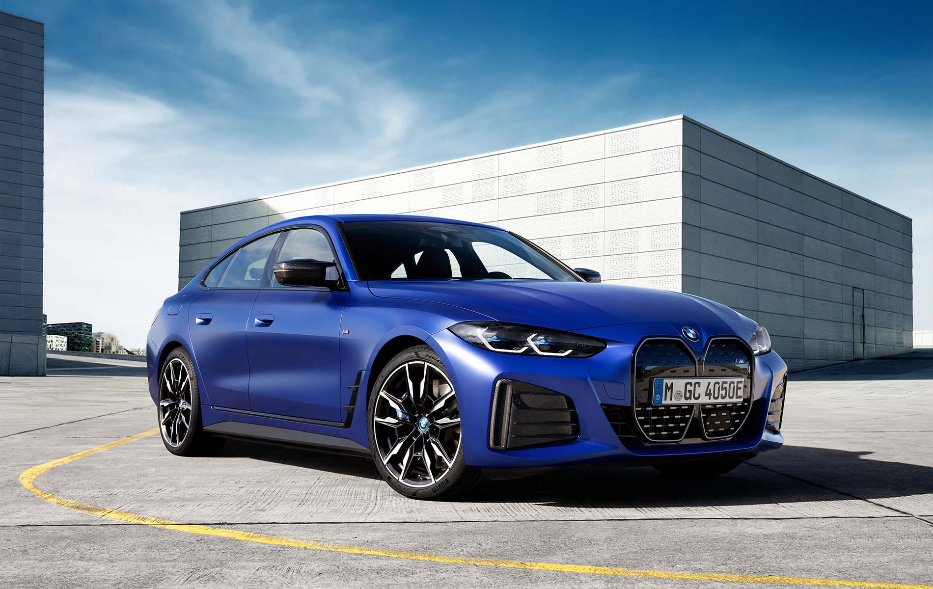 2022년 BMW i4 M50 출시 (줄바꿈) 첫 순수 전기차 M 모델