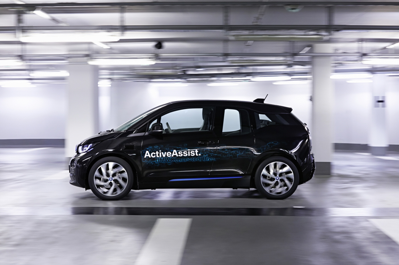 CES 2015, BMW의 혁신적인 무인 주차 기술 CES 2015, BMW의 혁신적인 무인 주차 기술