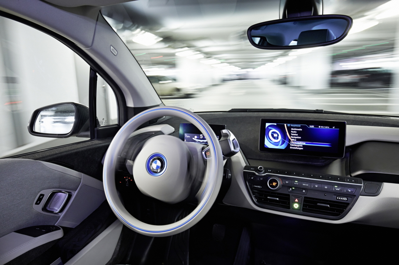 CES 2015, BMW의 혁신적인 무인 주차 기술 CES 2015, BMW의 혁신적인 무인 주차 기술