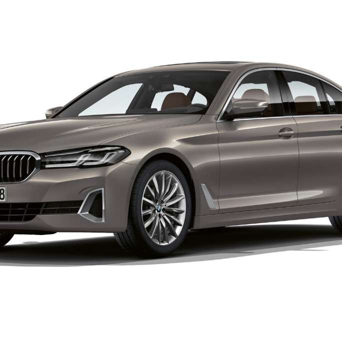 BMW 5 Series Sedan 520d xDrive G30 2020 Luxury Line in Bernina Grey three-quarter front view 플러그인 하이브리드