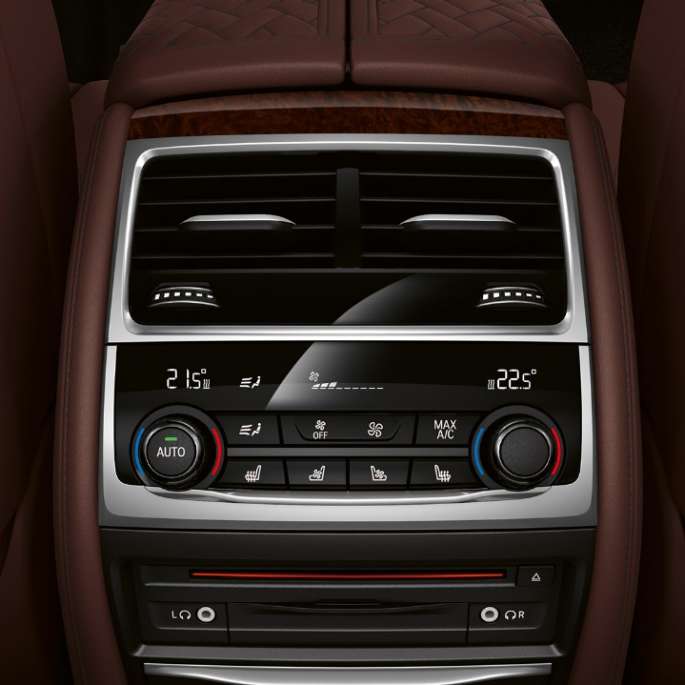 BMW 7시리즈 세단 M 스포츠 패키지, 온도 조절 시스템의 근접 사진